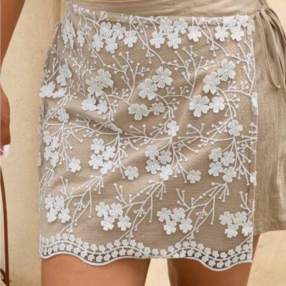 Floral Embroidered Tan Skirt size 12